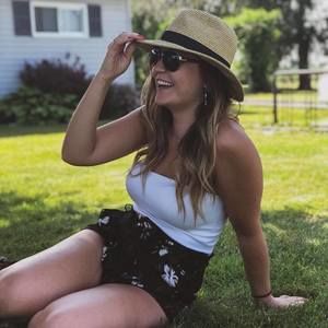 Meet your Posher, Jenn